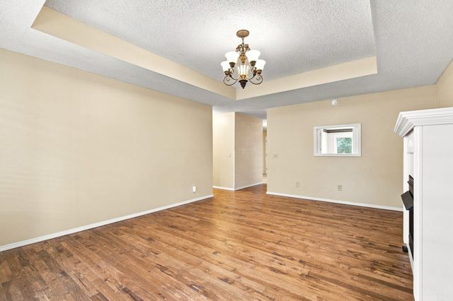 1255 E Lafayette Court, Springfield, MO 65804