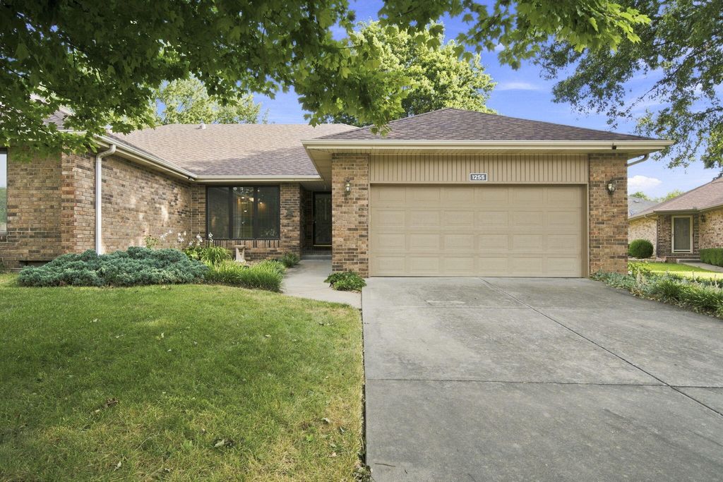 1255 E Lafayette Court, Springfield, MO 65804