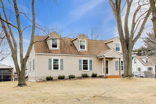 1607 W Plainfield Road, La Grange Highlands, IL 60525