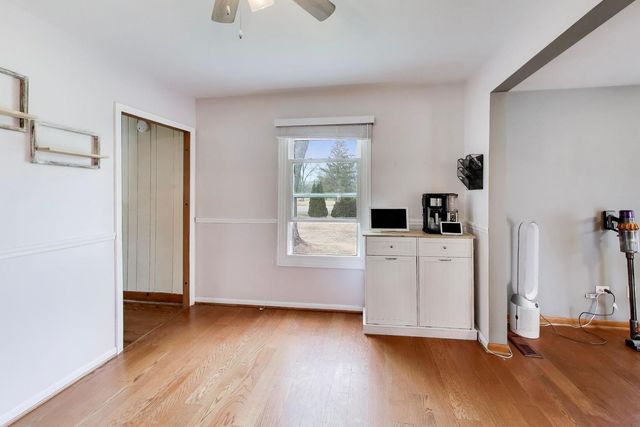 1607 W Plainfield Road, La Grange Highlands, IL 60525