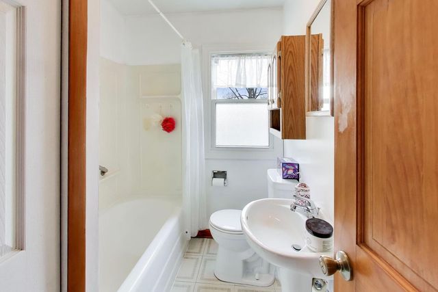 1607 W Plainfield Road, La Grange Highlands, IL 60525