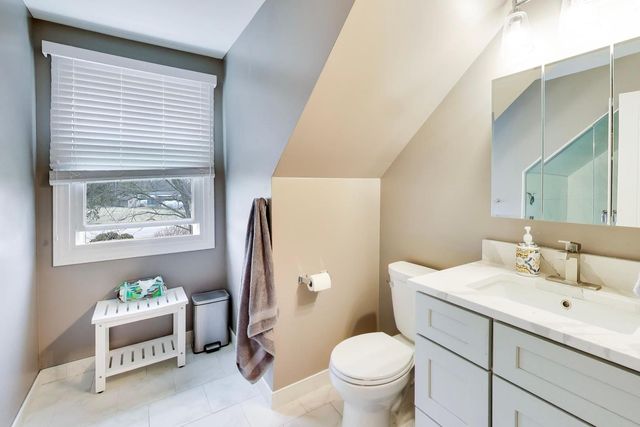 1607 W Plainfield Road, La Grange Highlands, IL 60525