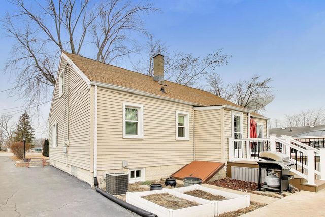 1607 W Plainfield Road, La Grange Highlands, IL 60525