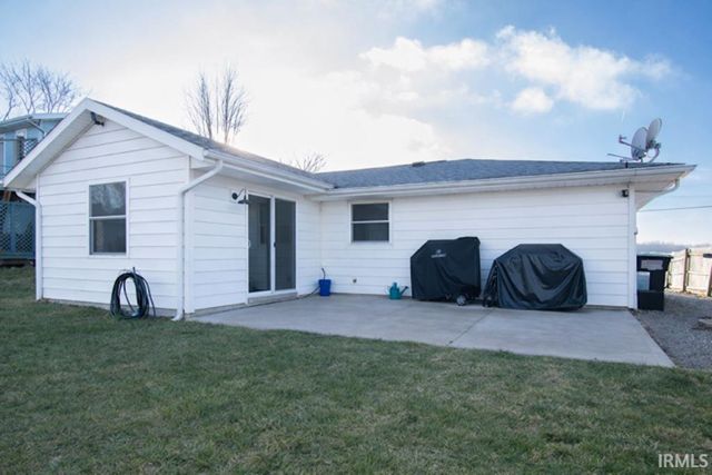 4099 S 700 E Road, Laotto, IN 46763