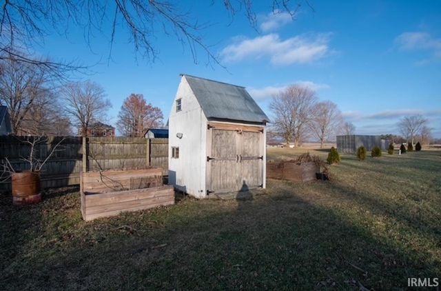 4099 S 700 E Road, Laotto, IN 46763