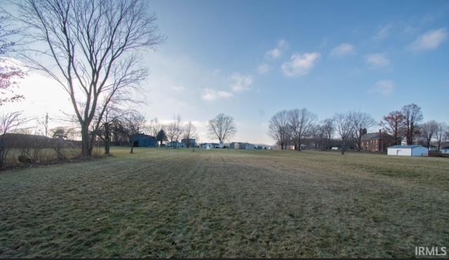 4099 S 700 E Road, Laotto, IN 46763