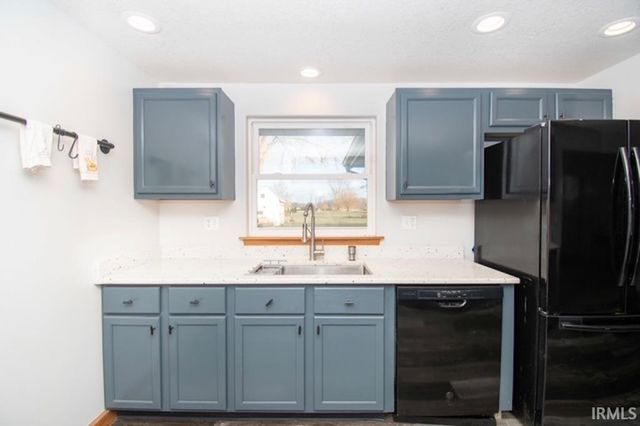 4099 S 700 E Road, Laotto, IN 46763