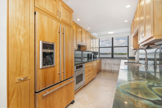 2860 S Ocean Boulevard 106, Palm Beach, FL 33480