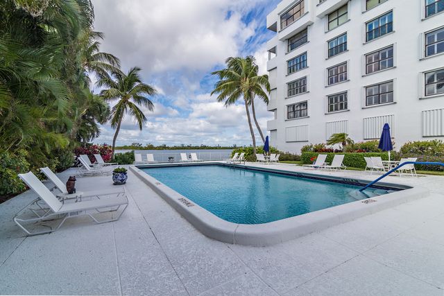 2860 S Ocean Boulevard 106, Palm Beach, FL 33480