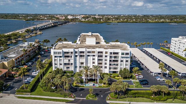 2860 S Ocean Boulevard 106, Palm Beach, FL 33480