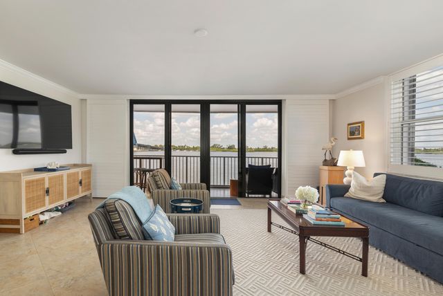 2860 S Ocean Boulevard 106, Palm Beach, FL 33480