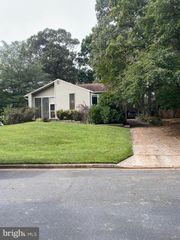 26 TENNESSEE AVE, Pasadena, MD 21122