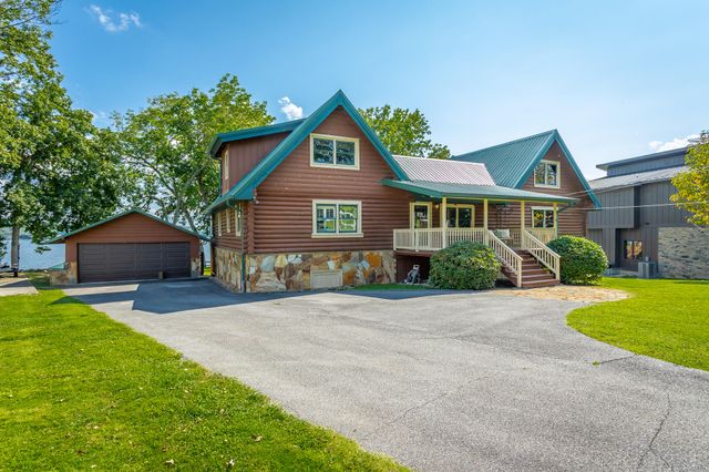 2154 S Shore Acres Road, Soddy Daisy, TN 37379