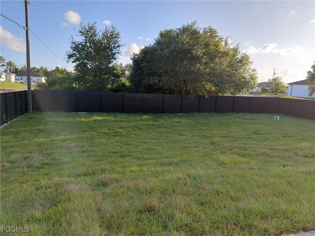 3315 12TH ST W, Lehigh Acres, FL 33971