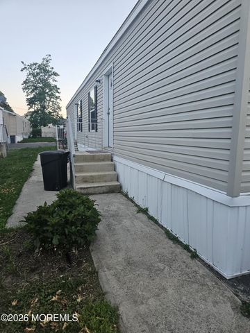 68 Alex Court, Hazlet, NJ 07730