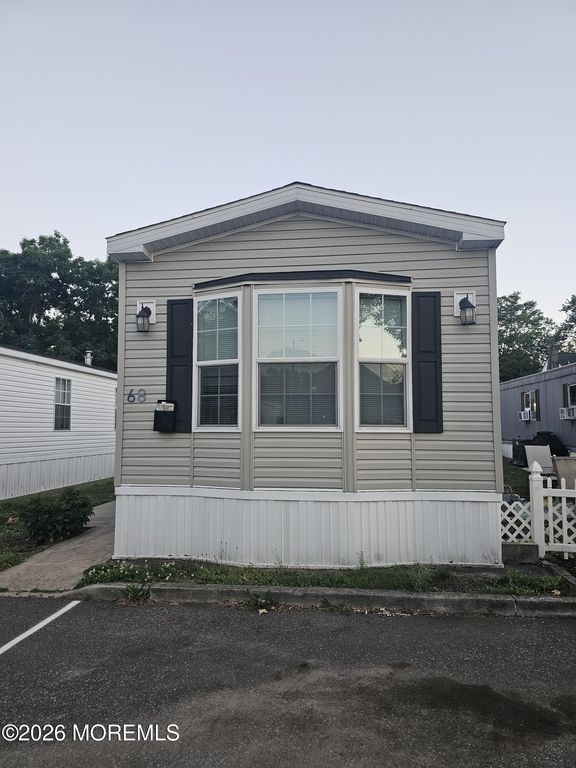 68 Alex Court, Hazlet, NJ 07730