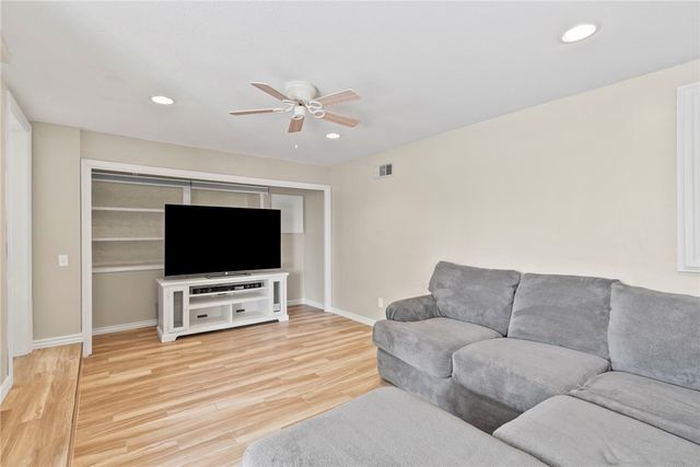 14 Waterside Lane, Bella Vista, AR 72715