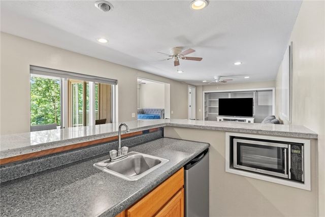 14 Waterside Lane, Bella Vista, AR 72715