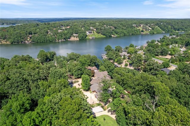 14 Waterside Lane, Bella Vista, AR 72715