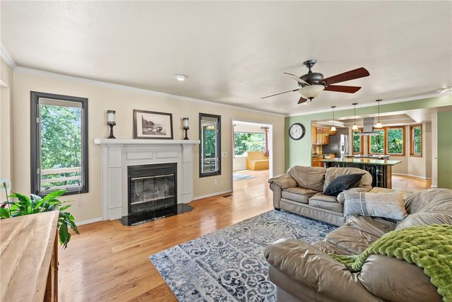 14 Waterside Lane, Bella Vista, AR 72715