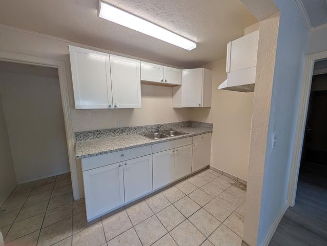 1126 E Princeton Avenue, Fresno, CA 93704