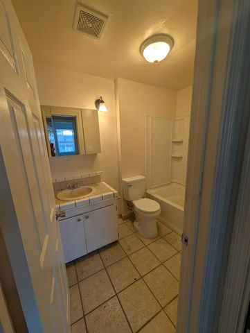 1126 E Princeton Avenue, Fresno, CA 93704