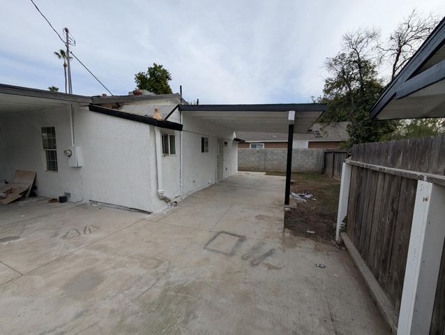 1126 E Princeton Avenue, Fresno, CA 93704