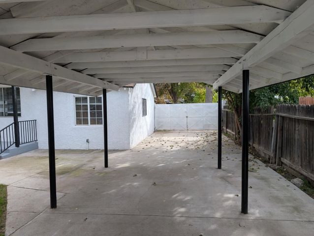 1126 E Princeton Avenue, Fresno, CA 93704