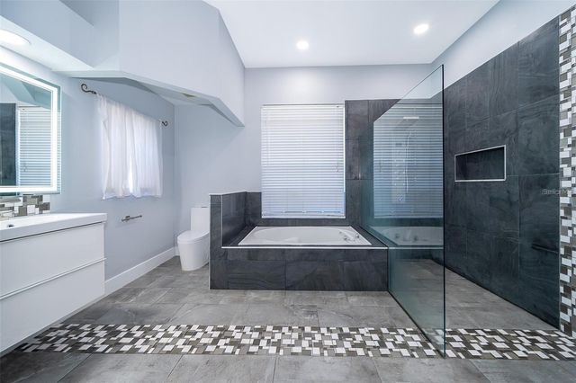 5130 CHELWYN COURT, Orlando, FL 32837