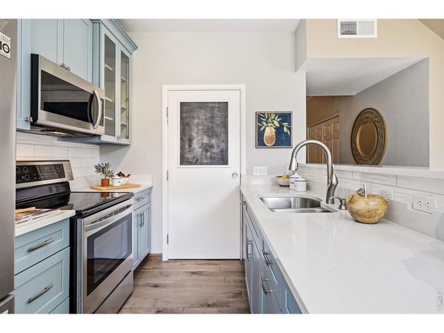 837 E 17th Ave 3E, Denver, CO 80218