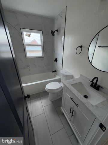 4542 EADS ST NE, Washington, DC 20019