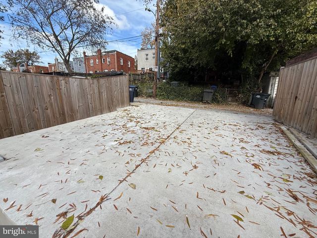 4542 EADS ST NE, Washington, DC 20019