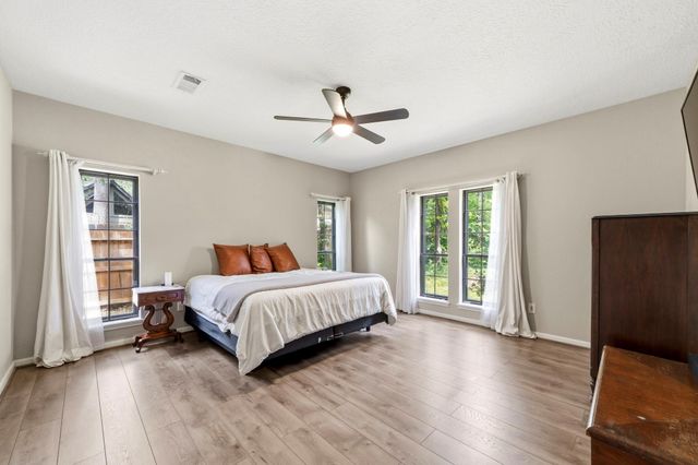 16 Gilcrest Forest Court, The Woodlands, TX 77381