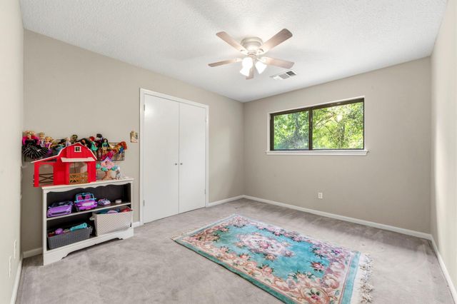 16 Gilcrest Forest Court, The Woodlands, TX 77381