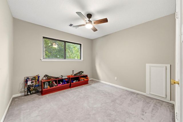 16 Gilcrest Forest Court, The Woodlands, TX 77381