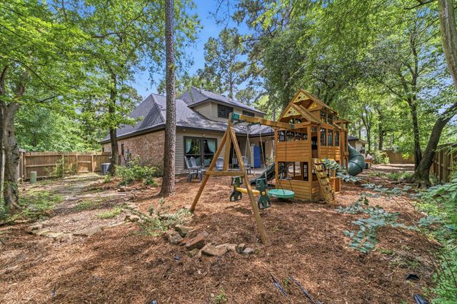 16 Gilcrest Forest Court, The Woodlands, TX 77381