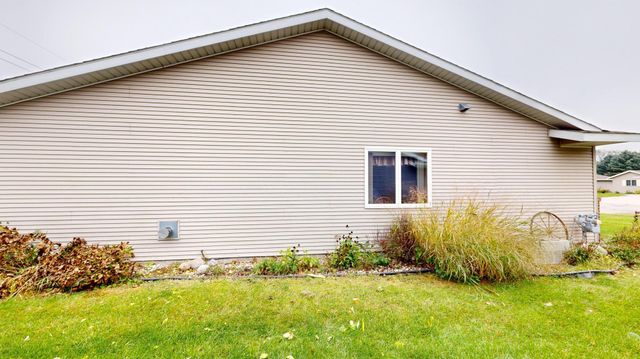 2610 9th Street SW, Willmar, MN 56201