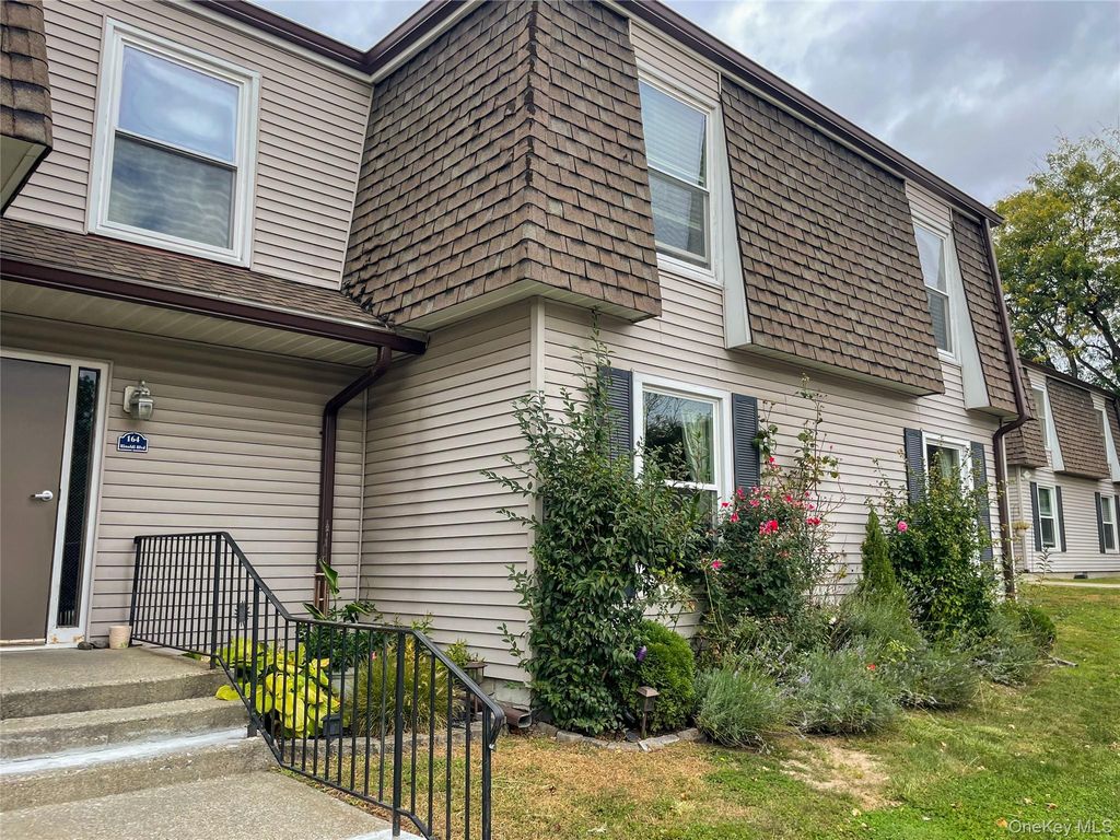 164 Rinaldi Boulevard B, Poughkeepsie, NY 12601