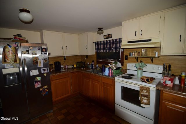 460 Cold Spring Road, Stillwater, NY 12866