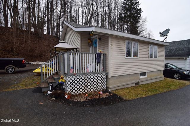 460 Cold Spring Road, Stillwater, NY 12866