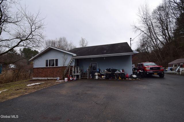 460 Cold Spring Road, Stillwater, NY 12866