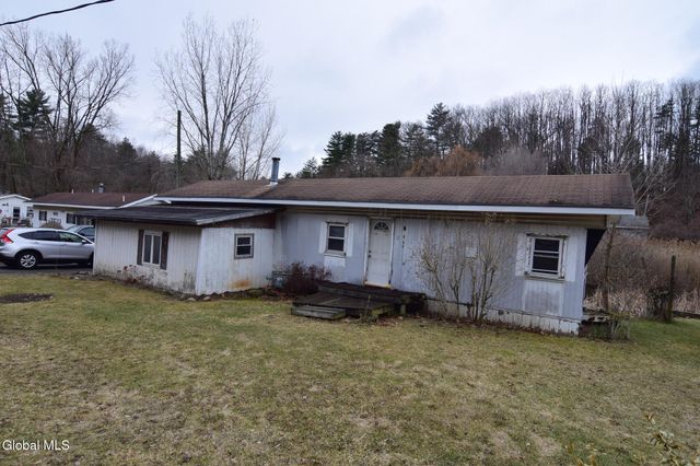 460 Cold Spring Road, Stillwater, NY 12866