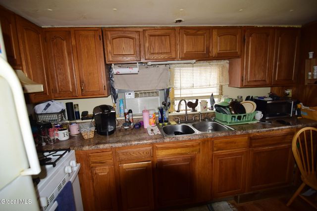 460 Cold Spring Road, Stillwater, NY 12866