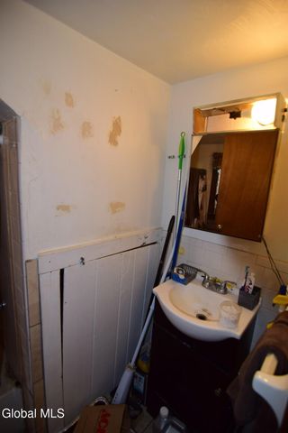 460 Cold Spring Road, Stillwater, NY 12866