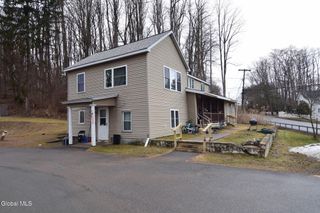 460 Cold Spring Road, Stillwater, NY 12866