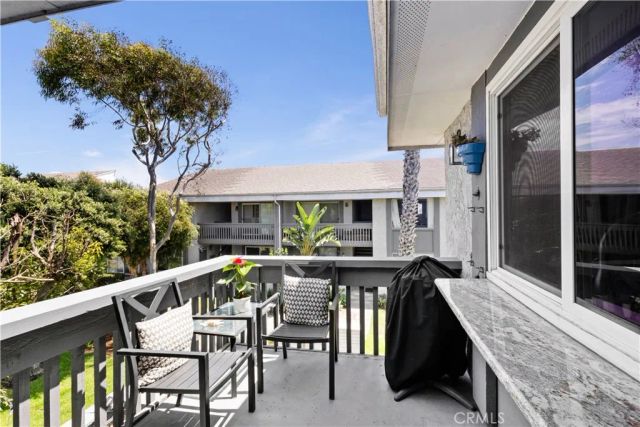 16962 Pacific Coast 201, Huntington Beach, CA 92649