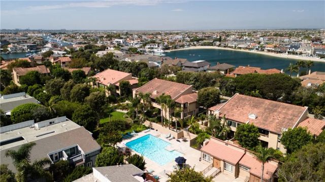 16962 Pacific Coast 201, Huntington Beach, CA 92649