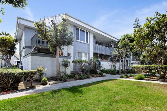 16962 Pacific Coast 201, Huntington Beach, CA 92649