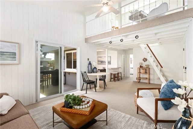 16962 Pacific Coast 201, Huntington Beach, CA 92649