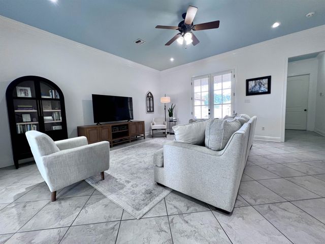 122 Rue Celeste, Thibodaux, LA 70301